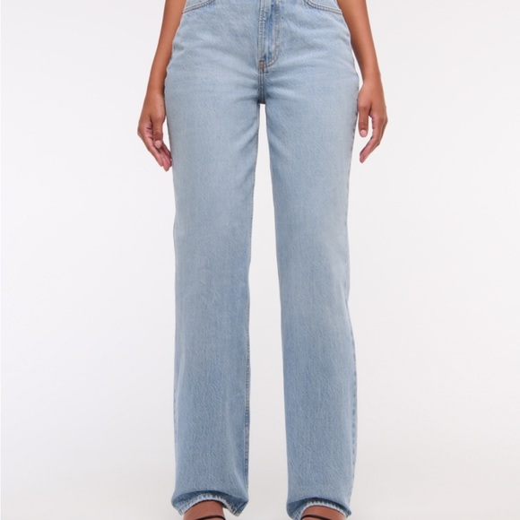 Abercrombie & Fitch Curve Love High Rise Loose Jeans - Picture 3 of 6